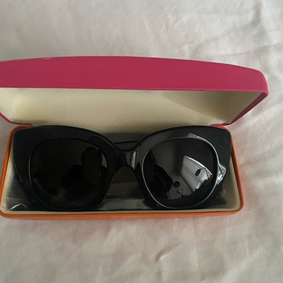 Kate spade ♠️ “cat sunglasses 🕶️ “ brand new never used, super cute - Picture 3 of 10